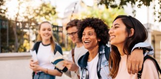 Adolescentes que não namoram tem problemas de socialização?