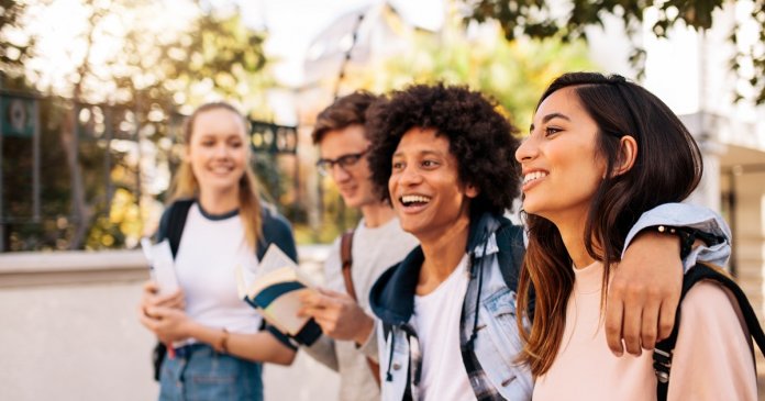 Adolescentes que não namoram tem problemas de socialização?