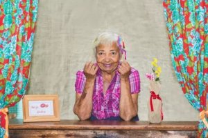 psicologiasdobrasil.com.br - Divertido ensaio com idosos mostra que os cabelos brancos vem com a melhor fase da vida