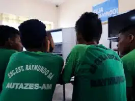 Entidade rebate justificativa de Bolsonaro e diz que psicólogo na escola é investimento