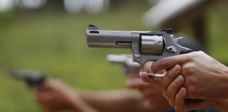 Profissionais sem registro no Conselho Federal de Psicologia poderão emitir laudo para uso de arma de fogo
