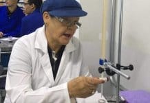 Proibida de estudar pelo pai e pelo marido, idosa hoje cursa engenharia, seu grande sonho
