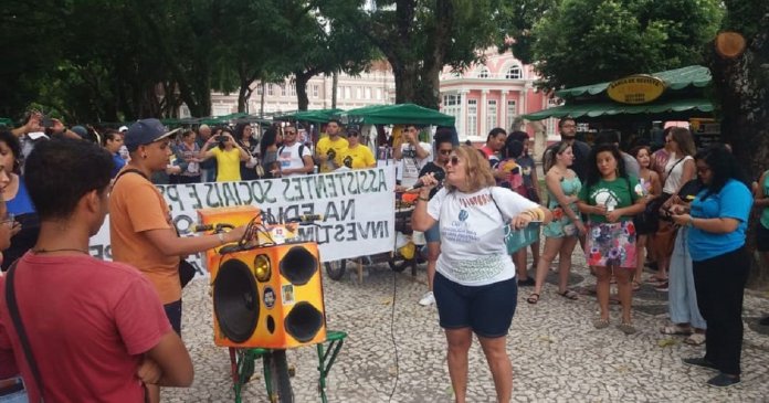 Conselhos se mobilizam para garantir psicólogos e assistentes sociais na Educação