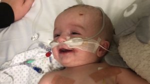 psicologiasdobrasil.com.br - Após sete meses em coma, bebê acorda e sorri para o pai
