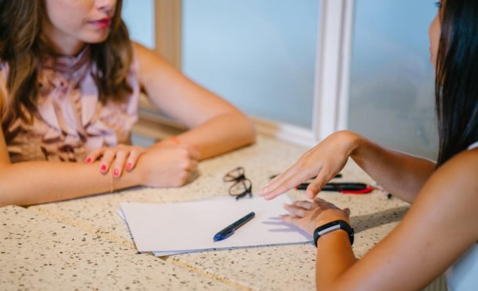 Ajudar o colega de trabalho não gera concorrência e sim admiração