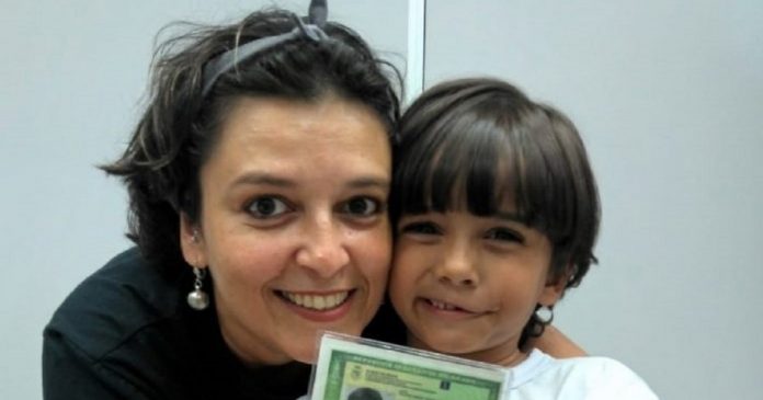 Portadores de autismo terão direito a caretira de identidade especial