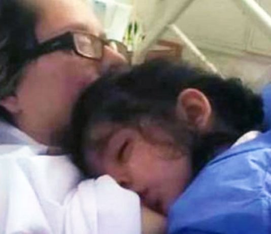 Mãe ‘acorda’ do coma para amamentar sua filha