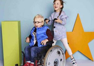 psicologiasdobrasil.com.br - Marca cria linha de roupas “fáceis de colocar” para crianças com deficiências físicas