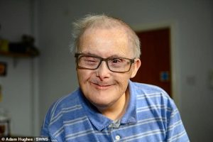 psicologiasdobrasil.com.br - Idoso com síndrome de Down comemora 77 anos, superando todas as expectativas