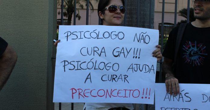 Ação popular é derrubada e STF  mantém proibição da oferta de “cura gay” por psicólogos