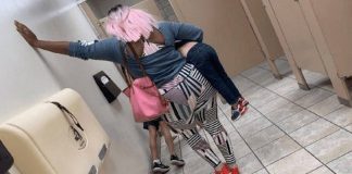 Mãe viraliza ao punir “malcriação” do filho com flexões em banheiro de shopping