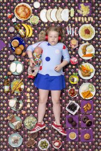 psicologiasdobrasil.com.br - Crianças de todo o mundo são fotografadas demonstrando o que comem ao longo da semana