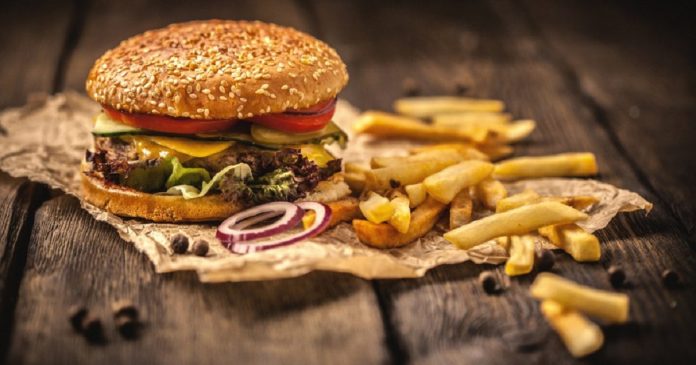 Depressão e fast-food: quem se alimenta de “lixo” fica doente