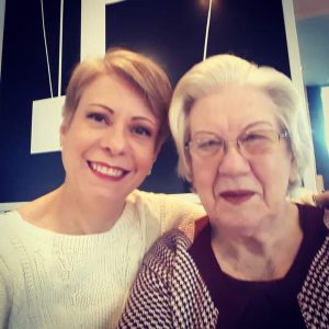 psicologiasdobrasil.com.br - Idosa em quarentena se emociona com festa online nos seus 82 anos; “saudade de todos”