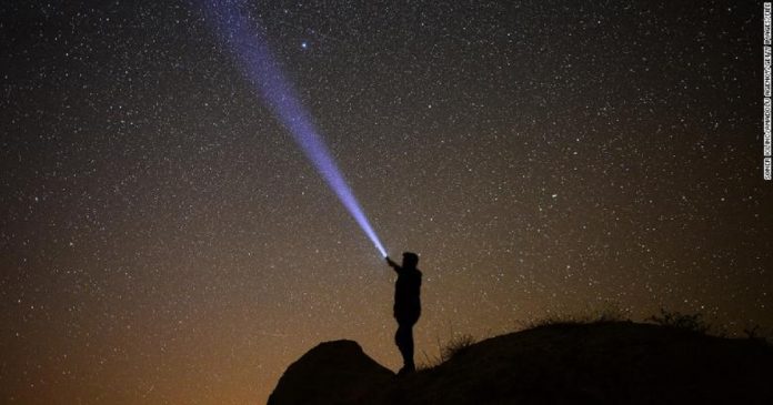 Chuva de meteoros promete espetáculo noturno deslumbrante nesta semana