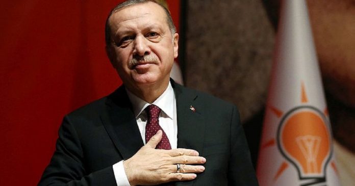 Presidente da Turquia doa salário de sete meses para combater pandemia