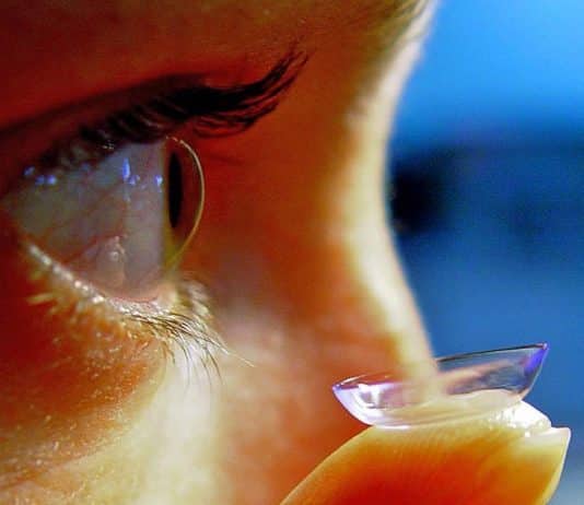 Lentes de contato podem monitorar níveis de glicose em diabéticos com um piscar de olhos