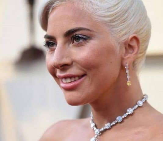 Lady Gaga arrecada R$180 milhões para vítimas do coronavírus e anuncia festival online