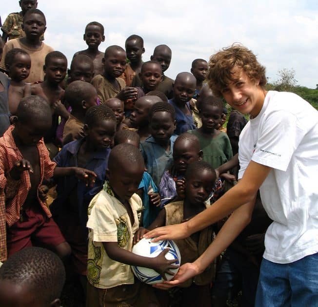 4- Ryan Hreljac o menino de seis anos que saciou a sede de mais de um milhão de pessoas