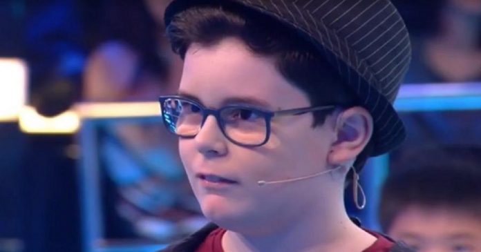 Garotinho emociona ao falar sobre autismo na TV: “Devemos ser incluídos”