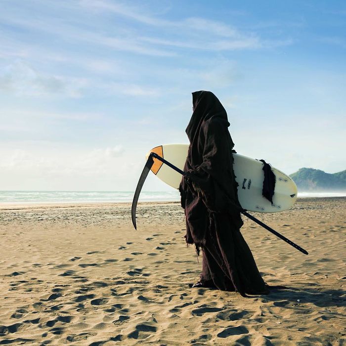 psicologiasdobrasil.com.br - Advogado se veste de ceifador para protestar contra reabertura de praias na Flórda