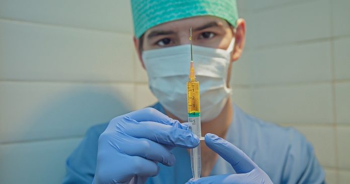 Brasil poderá ter prioridade no uso da vacina contra Covid-19 desenvolvida pela Oxford