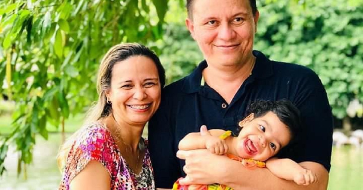 psicologiasdobrasil.com.br - Casal adota garotinha com paralisia cerebral e dá lição: “Não é caridade. É amor”