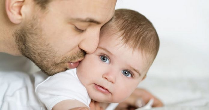 Quarentena está aproximando relacionamento de pais com seus filhos, dizem pesquisadores