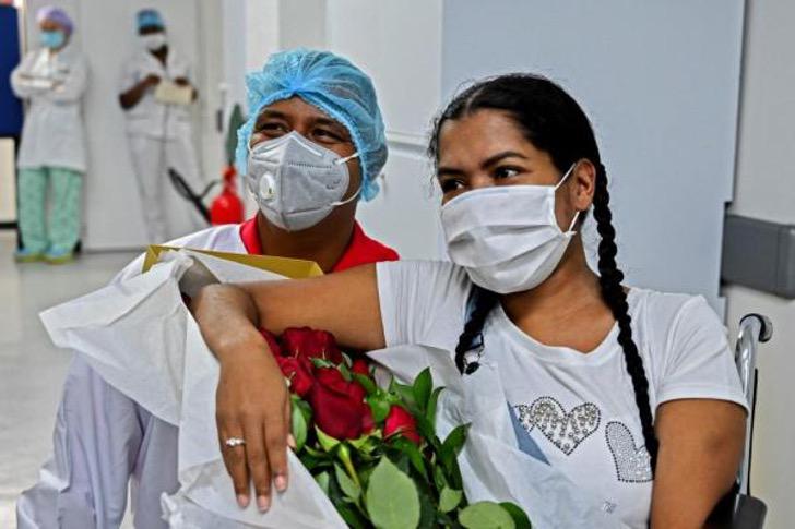 psicologiasdobrasil.com.br - Mulher acorda do coma depois de ter dado à luz com Covid-19 e é pedida em casamento