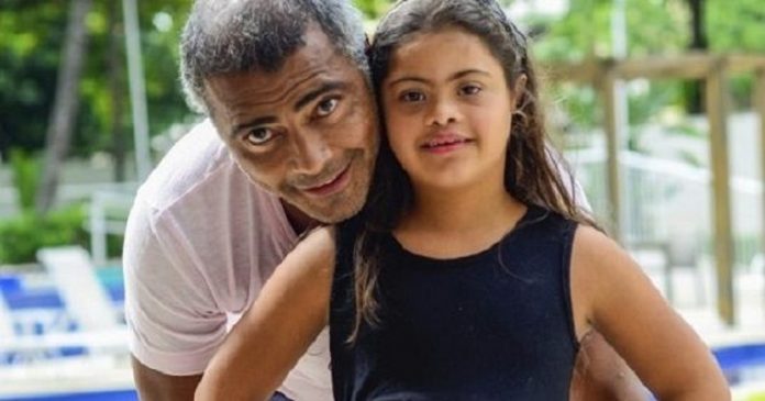 Romário diz que trata filha com síndrome de Down igual a todos os filhos