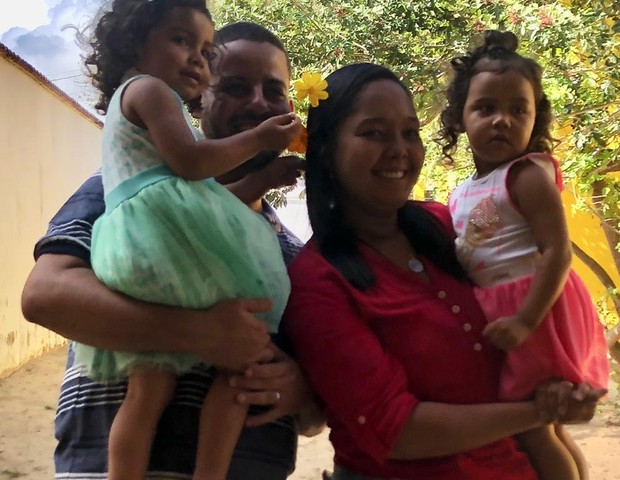 psicologiasdobrasil.com.br - Casal adota irmã gêmea da filha para unir as irmãs novamente depois de 2 anos seperadas