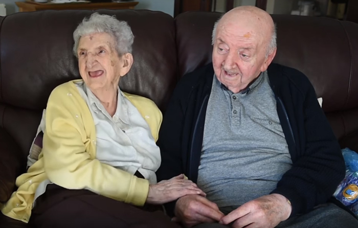 psicologiasdobrasil.com.br - Mãe de 98 anos muda-se para casa de repouso para cuidar de seu filho de 80 anos
