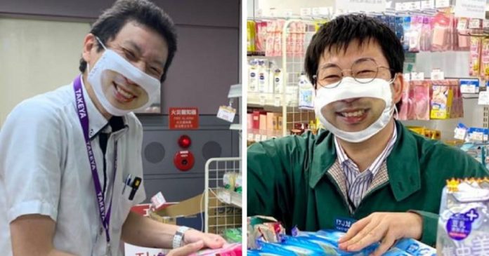 Loja japonesa cria ”máscaras de rosto sorridente” para fazer sua equipe parecer simpática