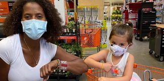 Menina de 4 anos grita “Vidas Negras Importam” a desconhecida e hoje elas são melhores amigas