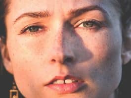 Entenda como as emoções influenciam na nossa pele