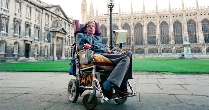 Pesquisadores descobrem moléculas que podem desacelerar a ELA, doença que atinge Stephen Hawking