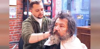 Barbeiro oferece a morador de rua o primeiro corte de cabelo em anos, e a transformação é incrível!