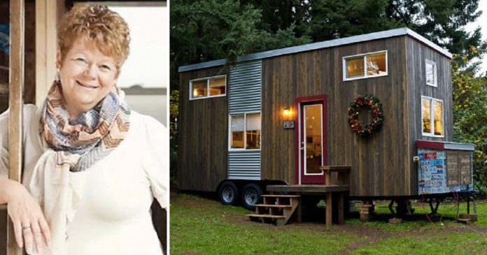 Mulher abandona aluguel e constrói sua casinha com pouco dinheiro e muita criatividade