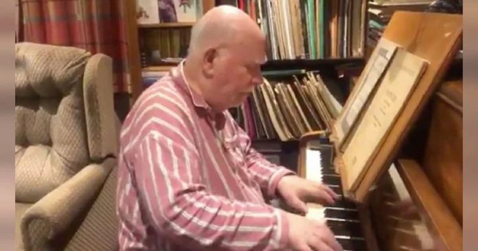 Idoso de 80 anos com demência cria obra-prima musical usando apenas 4 notas