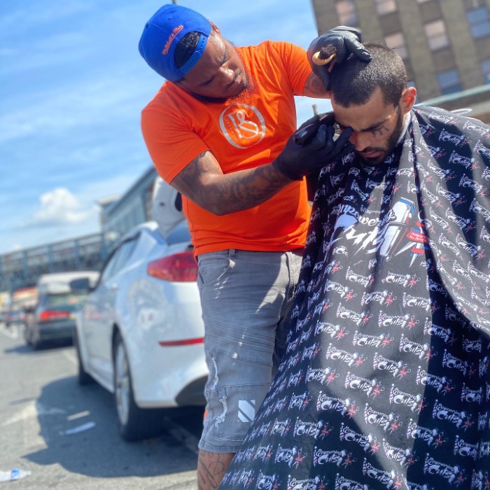 psicologiasdobrasil.com.br - Barbeiro viaja por todo o país para oferecer cortes de cabelo gratuitos para pessoas necessitadas