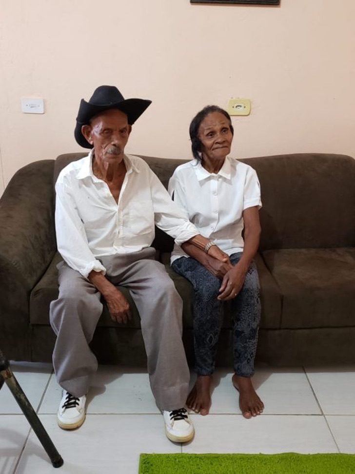 psicologiasdobrasil.com.br - Vizinhos se unem e, em 15 dias, constroem casa para velhinhos que viviam precariamente