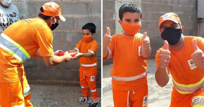 Garoto que é fã número um da equipe de coleta de lixo ganha seu próprio uniforme