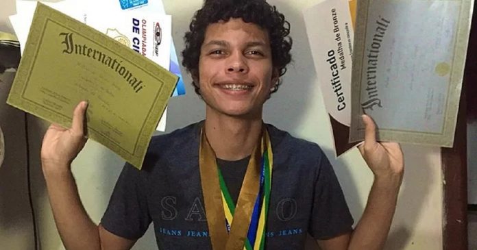 De Rondônia para o mundo: Filho de cozinheira é aceito na prestigiada Universidade de Cambridge
