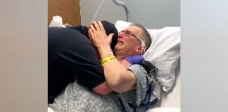 Paramédico surpreende o pai no hospital e a reação dele o levará às lágrimas