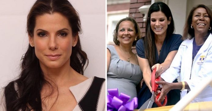 Sandra Bullock doou mais de US $ 6 milhões para instituições de caridade. Ela ajuda sem chamar atenção