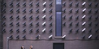Por que estamos perdendo o nosso direito à privacidade?