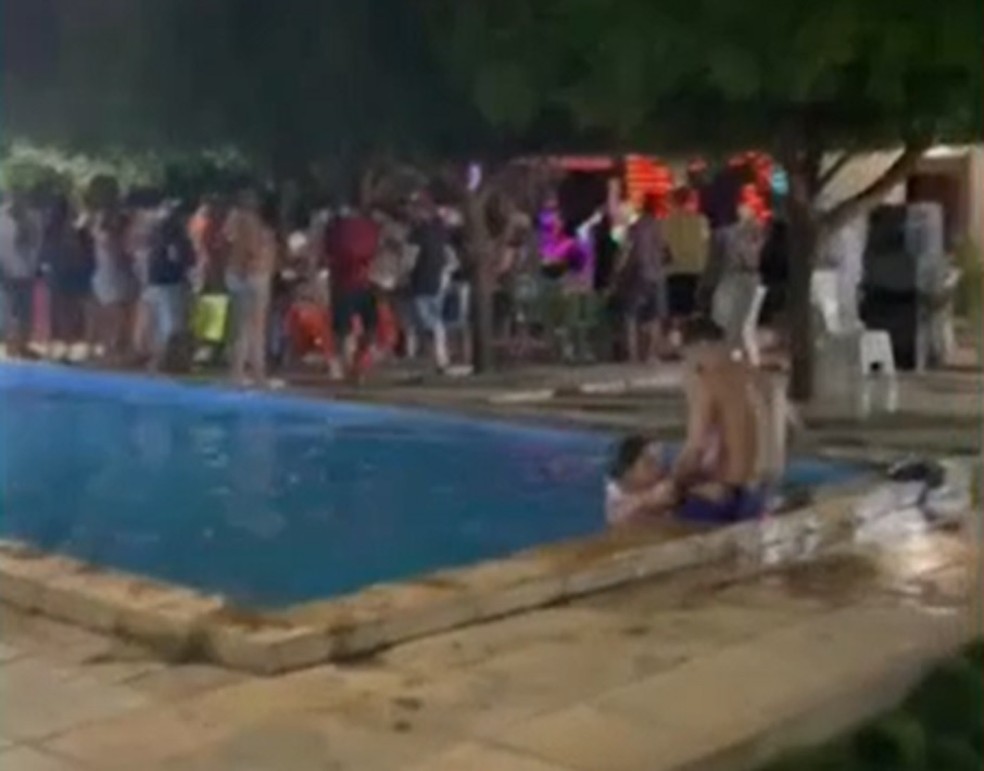 psicologiasdobrasil.com.br - Servidor da saúde aglomera 60 pessoas em festa e é autuado pela polícia no Ceará
