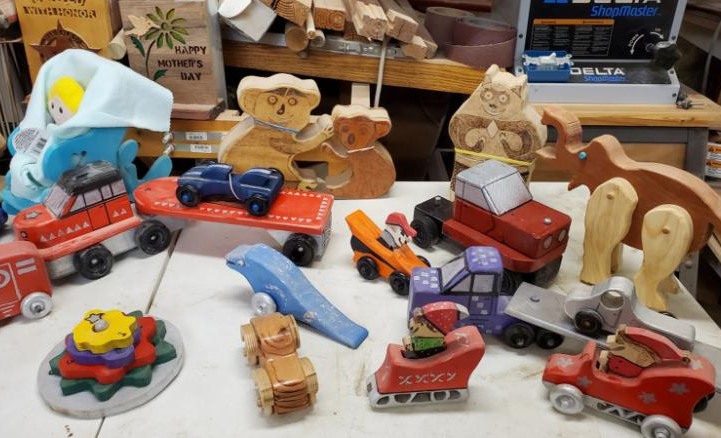 psicologiasdobrasil.com.br - Casal faz 1.400 brinquedos de madeira para crianças carentes no Natal: 'Todos precisam de esperança'