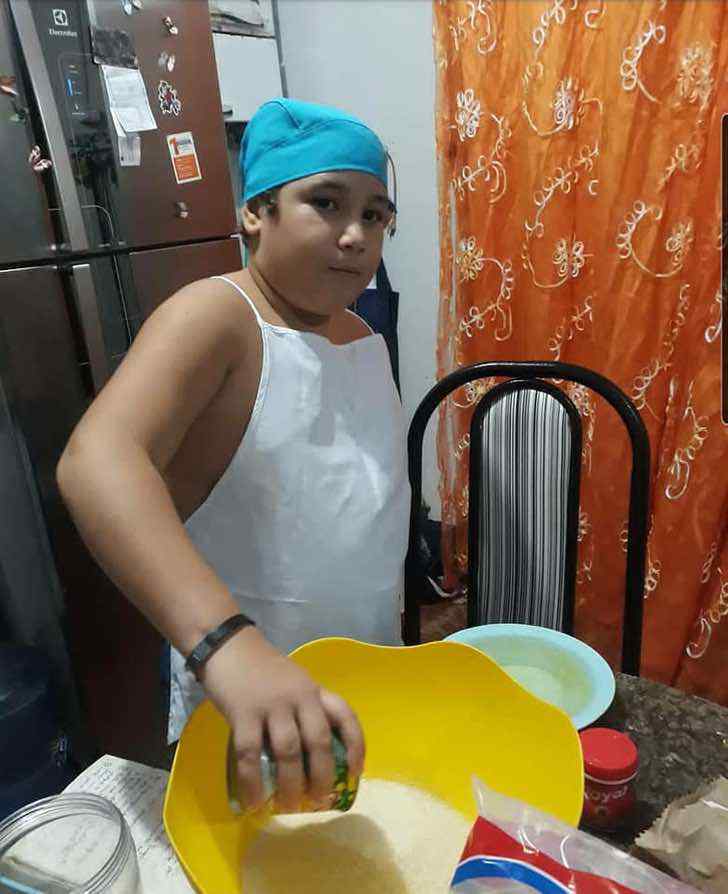 psicologiasdobrasil.com.br - Menino de 10 anos comemorou seu aniversário sozinho porque sua família está com COVID-19