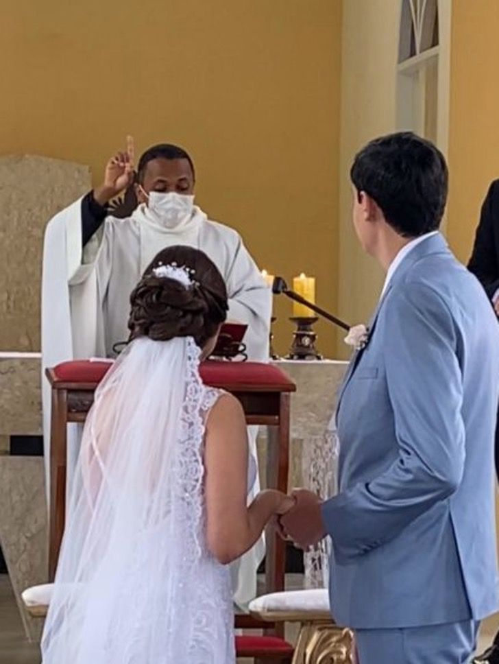 psicologiasdobrasil.com.br - Padre oficializa o casamento em língua de sinais para um casal com deficiência auditiva